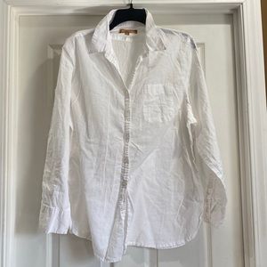 Ellen Tracy ladies blouse is size XL